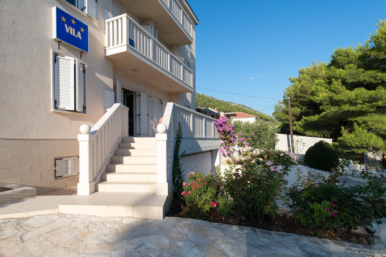 Sun House Apartments Bol Exterior foto